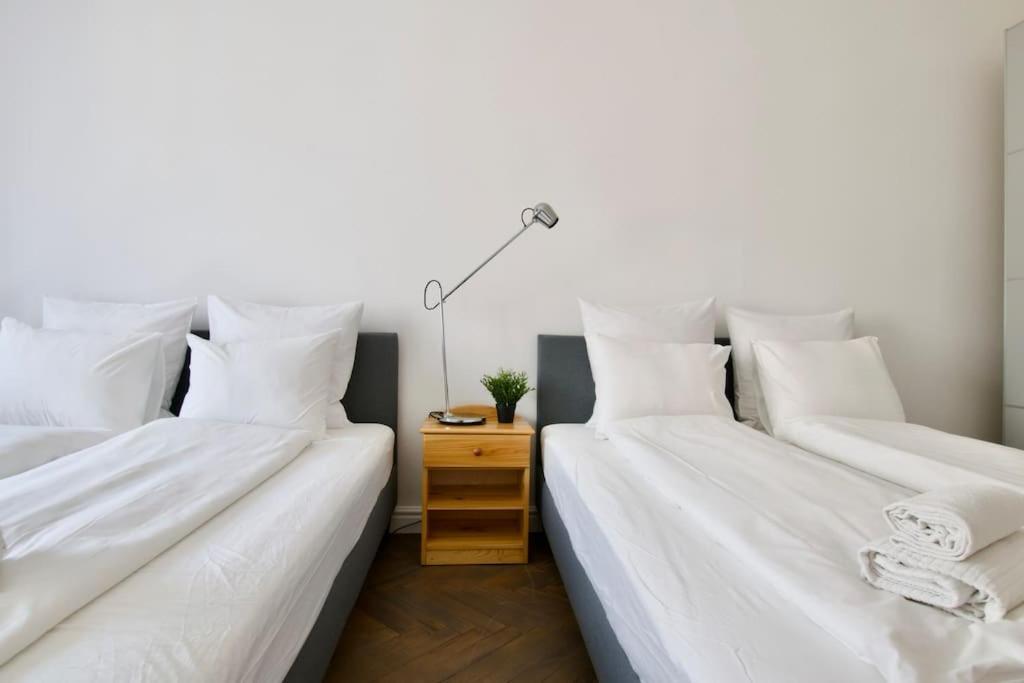 Premium Apartment By Hi5- Anker Apartment Budapesta Exterior foto