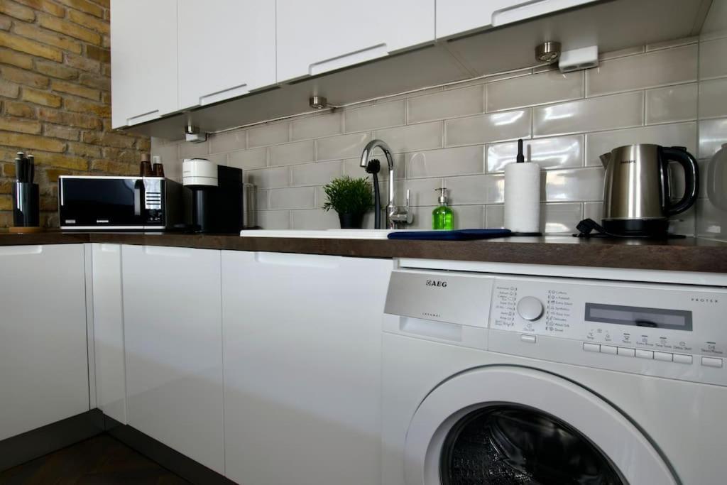 Premium Apartment By Hi5- Anker Apartment Budapesta Exterior foto