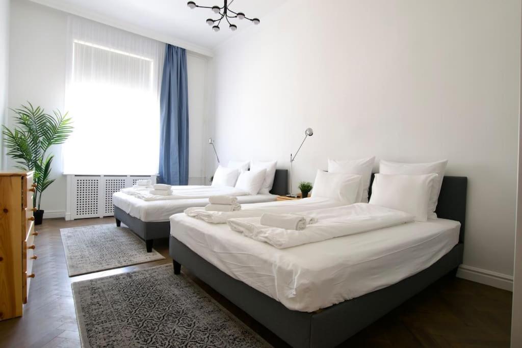 Premium Apartment By Hi5- Anker Apartment Budapesta Exterior foto