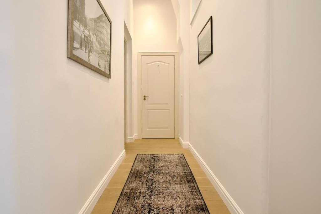 Premium Apartment By Hi5- Anker Apartment Budapesta Exterior foto
