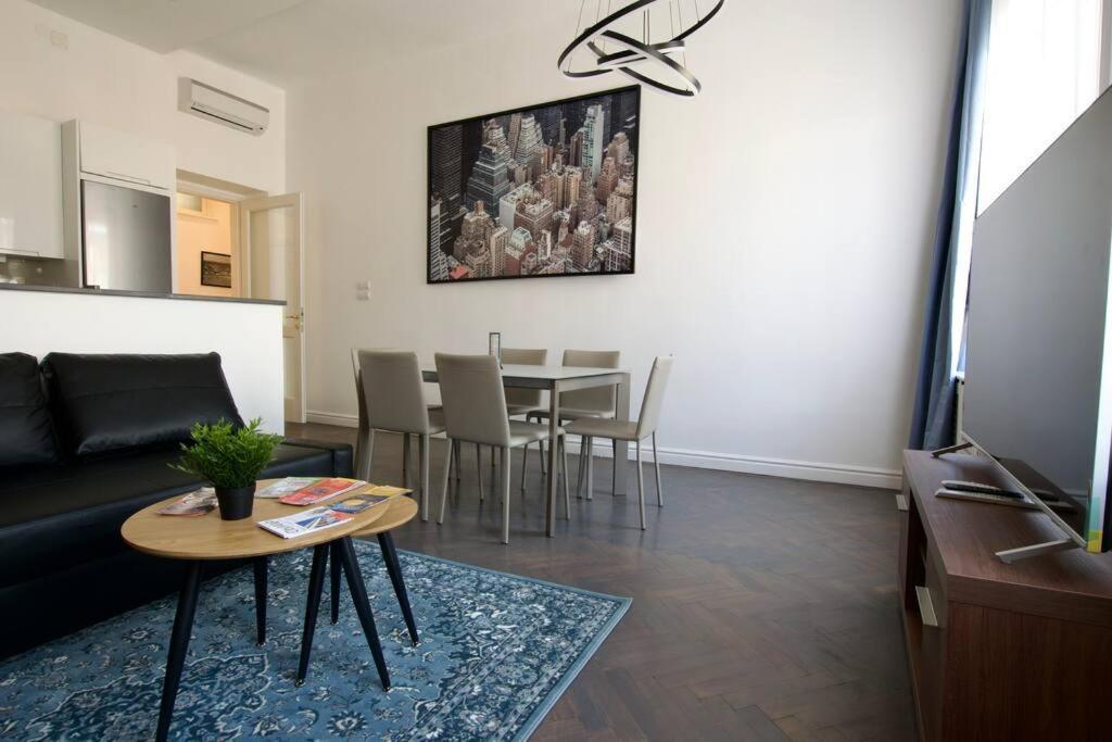 Premium Apartment By Hi5- Anker Apartment Budapesta Exterior foto